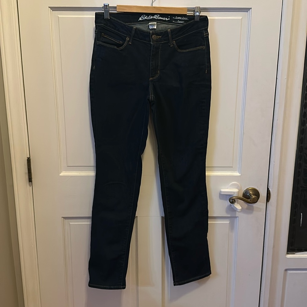 Straight leg blue jeans